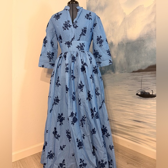 Elegant Long Sleeve Blue Floral Dress - Picture 2 of 6